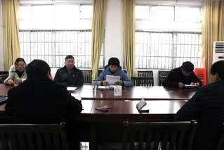 李迎春為機關第四黨支部上黨課